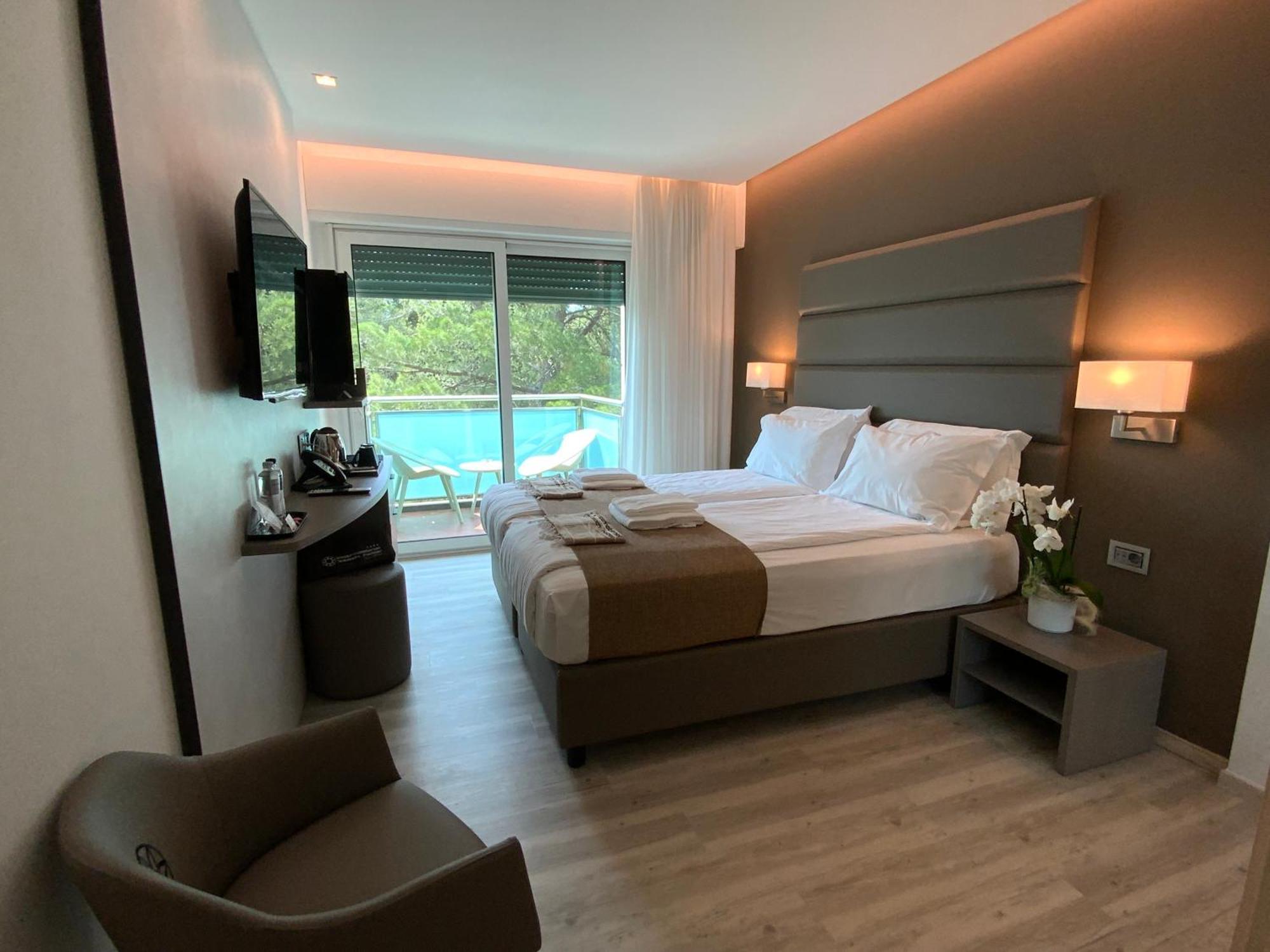 Hotel International Beach 4*